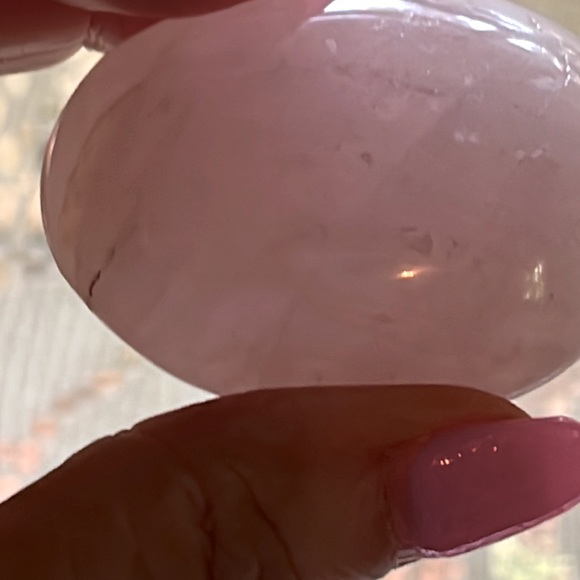 Natural Rose Quartz Palm Stone - Picture 4 of 15